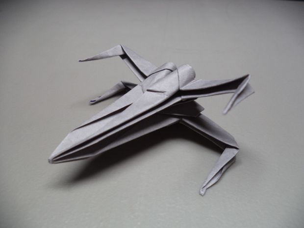 Looking for a neat party trick? How to fold a #StarWars X-wing Starfighter: bit.ly/1UtYMKh #origami
