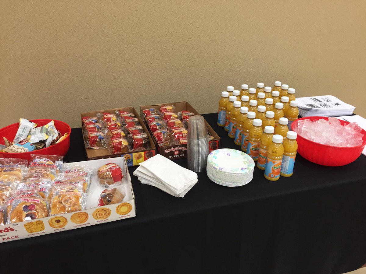 ChelsLane19's tweet photo. Starting our leap day and staff development off right with breakfast treats thanks @lifemustangs1! https://t.co/s81nJE4E0L