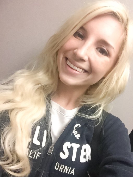 SURPRISE!!!! #bracefacenomore #sohappy https://t.co/4jPMLvTgD0<a href="/tag/bracefacenomore"class="tags">#bracefacenomore</a><a href="/tag/sohappy"class="tags">#sohappy</a>