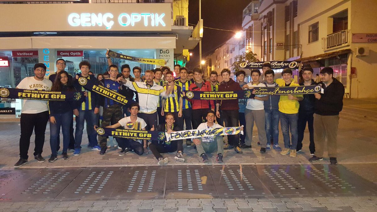 FENERBAHÇE-Beşiktaş maçı için toplandık.Gelen her kardeşimize teşekkür ederiz. <a href="/Lisegfbcom/">LİSE GFB</a>