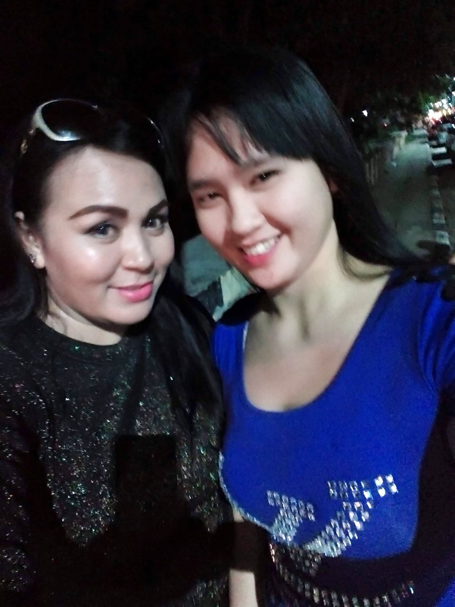 icha523's tweet photo. indahnya kebersamaan istri kedua dan ketiga bersatu https://t.co/MbiIGVkAo0