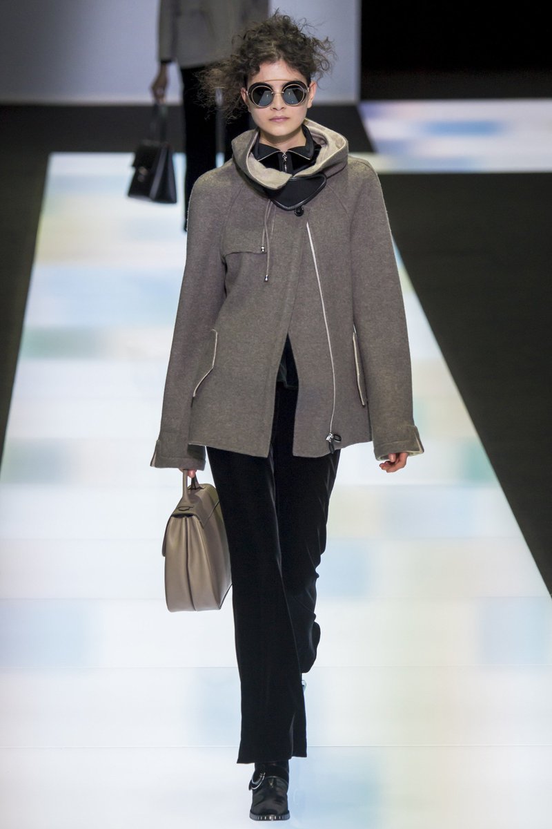 FordModels's tweet photo. #FORDimage’s Kim Jaspers for Giorgio @Armani’s FW16 #MFW show. https://t.co/arxP26h1hv