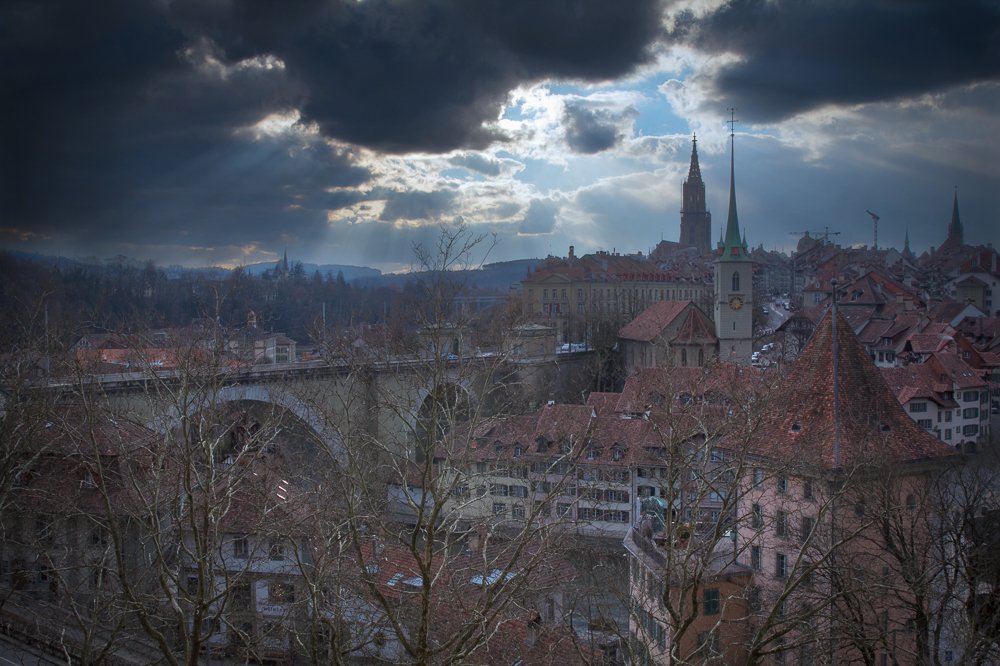 claudeknoepfel.ch/dunkle-wolken-…