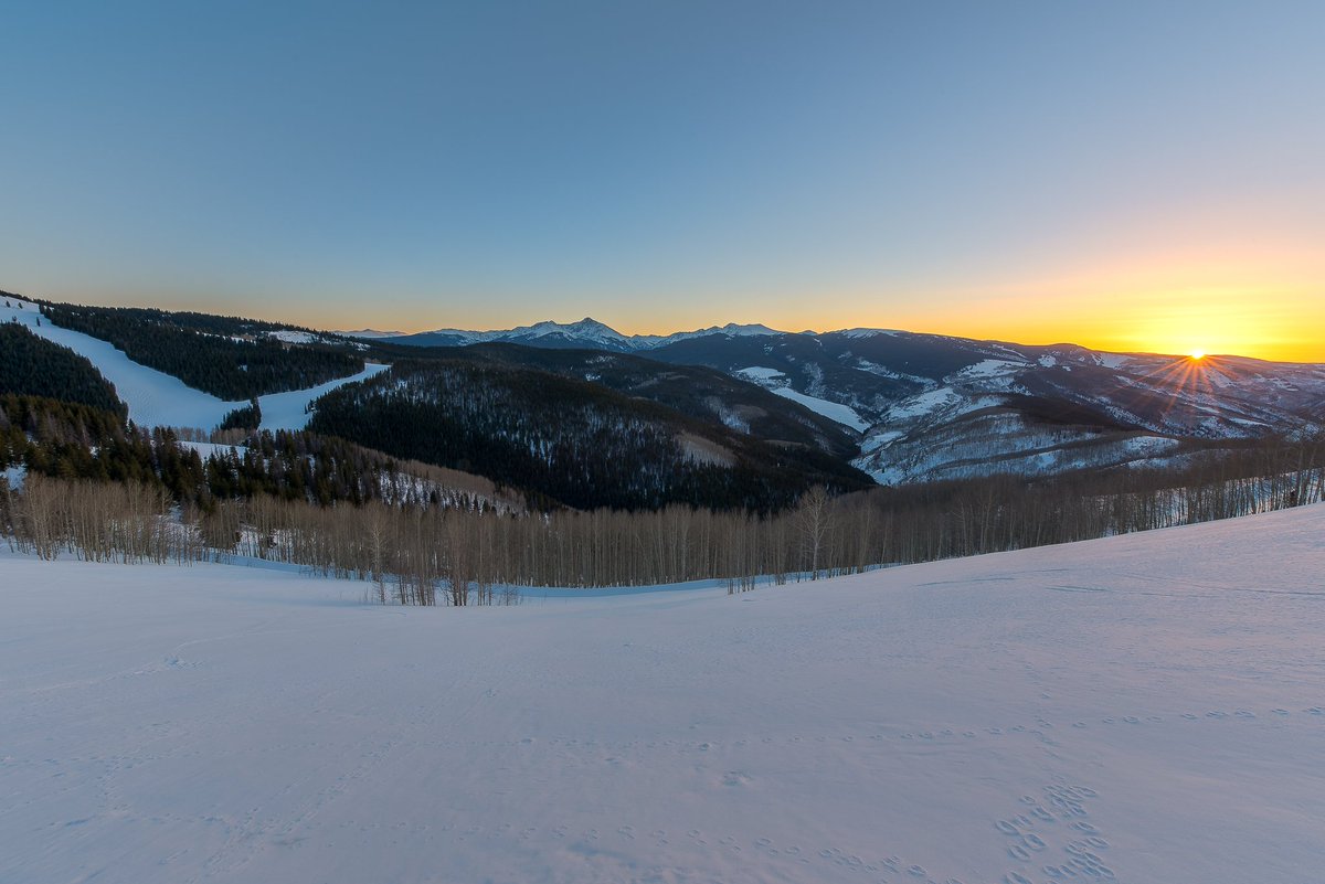 vailmtn's tweet image. Another picture perfect sunset over Eagle’s Nest last night.