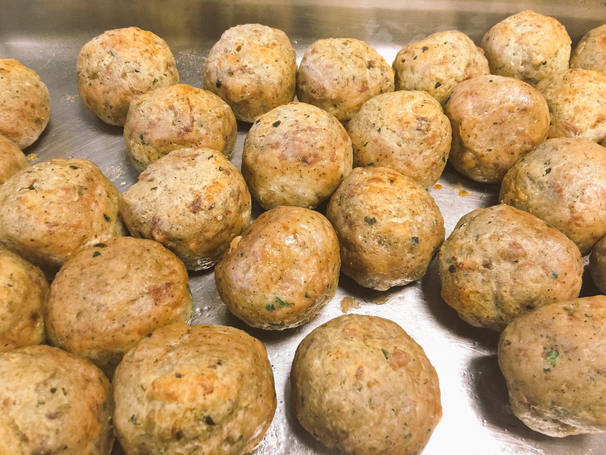 CaprisPizza1955's tweet photo. Today's forecast: Cloudy With a Chance of Meatballs! https://t.co/HOMTzKbS4L