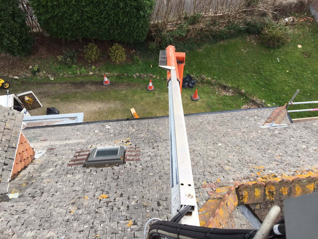 WykeWindowClean's tweet image. Up in the sky's of Weymouth clearing growth and removing an unsafe aerial today #Dorsethour