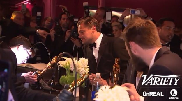 BuzzFeed's tweet photo. Leonardo DiCaprio waiting to get his Oscar engraved at the Governors Ball is everything https://t.co/rcFnw37HxS https://t.co/ZMdgeU2wyy