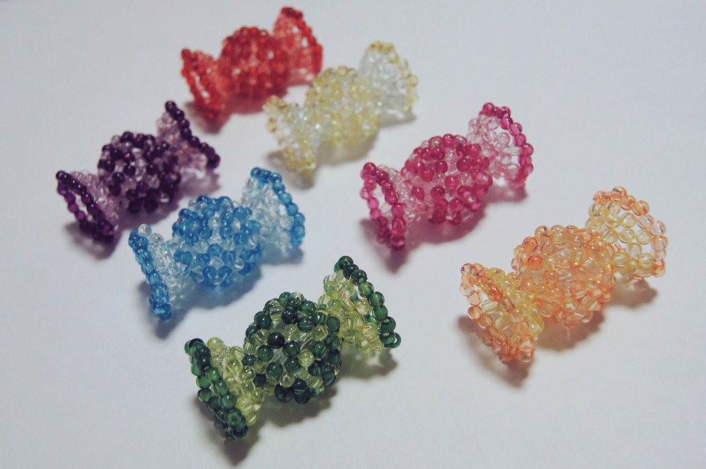 ゆな No Twitter キャンディモチーフ好きなんだけど コレだ っていうレシピにはまだ出会っていない 画像はキスマイをイメージしたキャンディ モチーフビーズ T Co Kfthnczmco