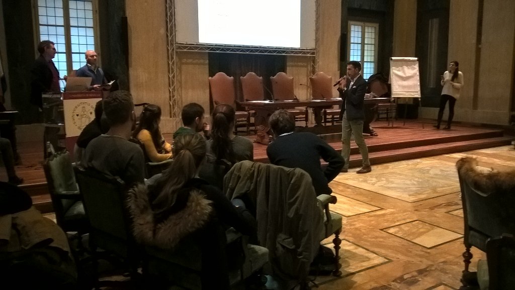 Ary_Anna91's tweet photo. USiena Game, prima giornata #unisi #orientamento #tutorato @unisiena @Usienawelcome https://t.co/E1yruqcLOw