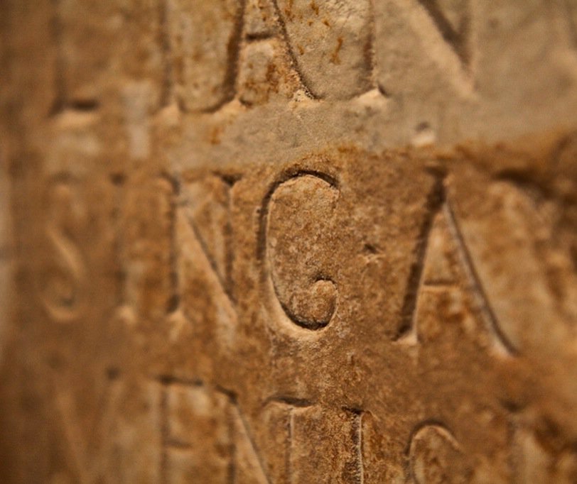 SVARome's tweet photo. Letters were first painted on with a brush before they were inscribed.  #Type #historians https://t.co/ITwJezhXgz https://t.co/dSA1Kem6n5