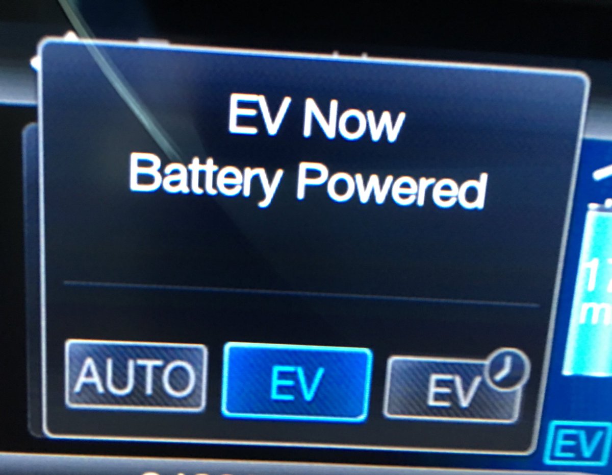 Maxx_Colour's tweet photo. Happy #LeapDay! Wish everybody could drive a day #withoutgas. #phev #ev And charge with #solarenergy or #WindEnergy https://t.co/hFWCRBlnyv