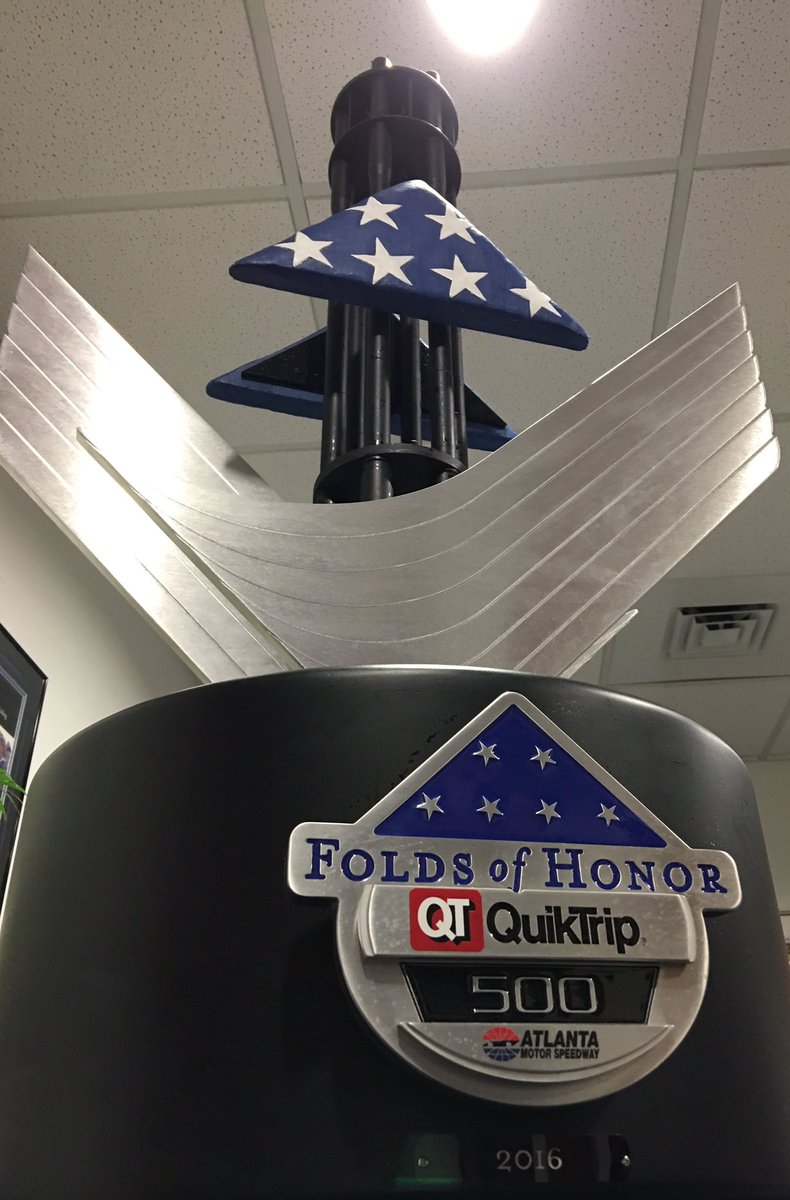 TeamHendrick's tweet image. Nice, new hardware! 🏆 

#VictoryMonday