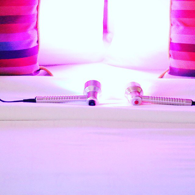Quasar_MD's tweet photo. #babyquasar #LEDLight is the strongest #LightDevice and #BestSkincareTool. Treat, snuggle up https://t.co/EI6hGrCpd9 https://t.co/0PLoAryMbm