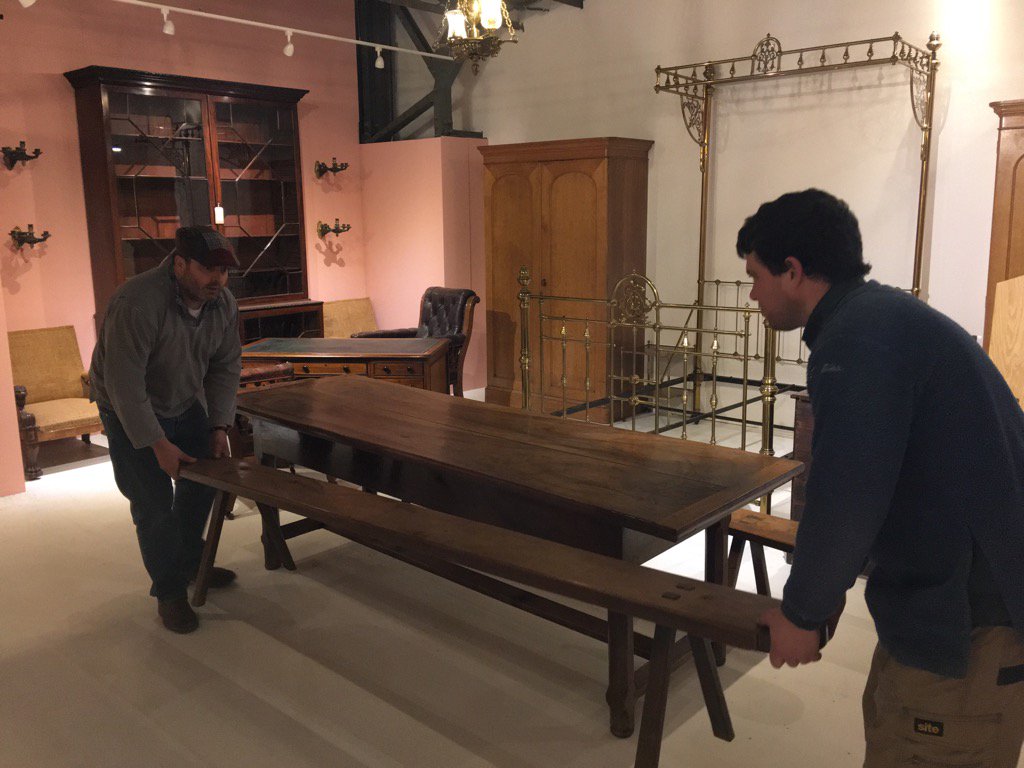 AntiqNewsFairs's tweet photo. All hands on deck to get ready for the big opening of new #hangarspace @AndyGibbs65 #TheHangars #Babdown https://t.co/qujCRCo69p