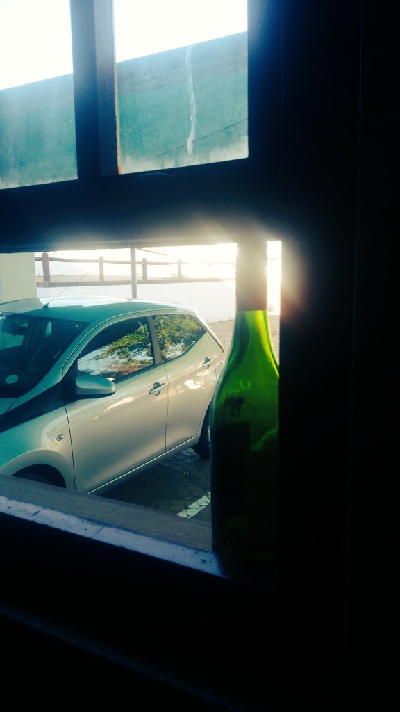 That's how you keep your windows open <a href="/ElsenburgWine/">Elsenburg Kelder</a> <a href="/TheWineMusings/">Kelly-Marie Jacobs</a>