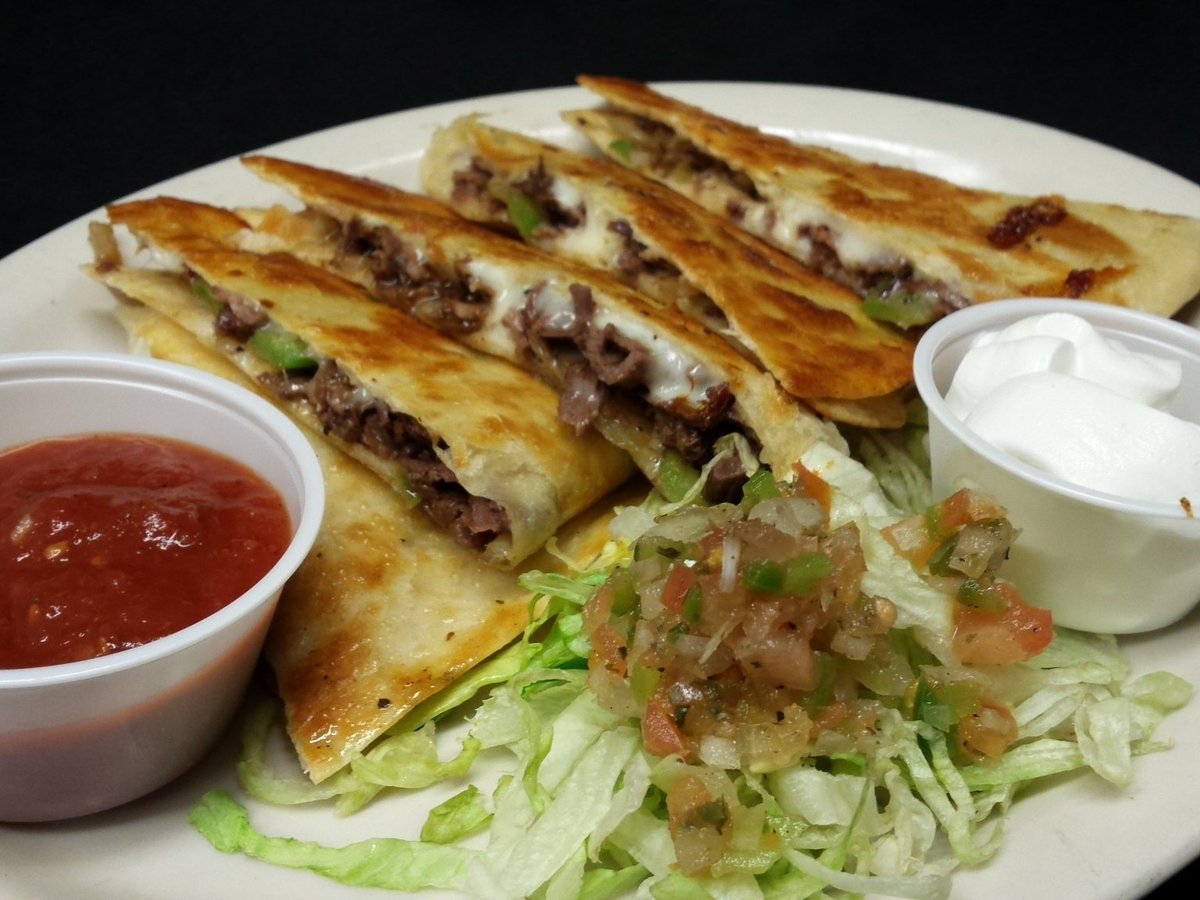quaffgrill's tweet photo. Cheese Steak Quesadilla W/Pico 7.99
#HappyMonday #QuaffDelivery 
@QUAFFEN @DJE1979 https://t.co/rCf7Uxeo8I