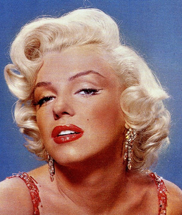 radiantauramua's tweet image. Marilyn Monroe is the #makeupmuse this Monday: on.fb.me/1ThMoOl.