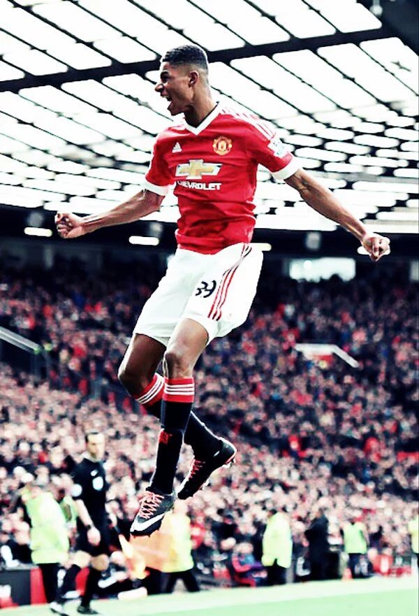 FootballFunnnys's tweet photo. The life of Marcus Rashford:

Yesterday: 
Premier League debut ✅
Goals: ⚽️⚽️
Assists: ⚽️

Today: Chemistry exam 📝 https://t.co/JvBS5axCne