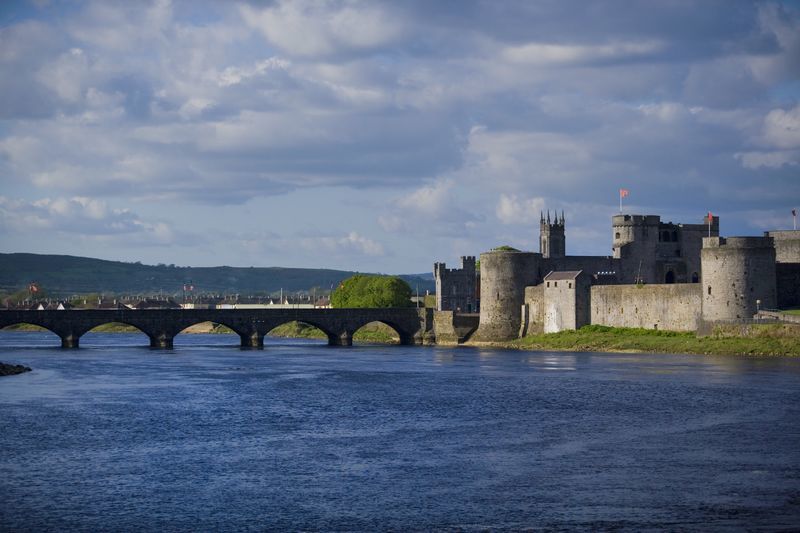 Discover all that #Limerick has to offer, from picturesque villages to stunning landscapes bit.ly/1ThNGJo