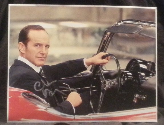 TheCGReporter's tweet photo. Three winners will receive a signed photo of @clarkgregg &amp; #Lola https://t.co/3FI7m4bwyw
