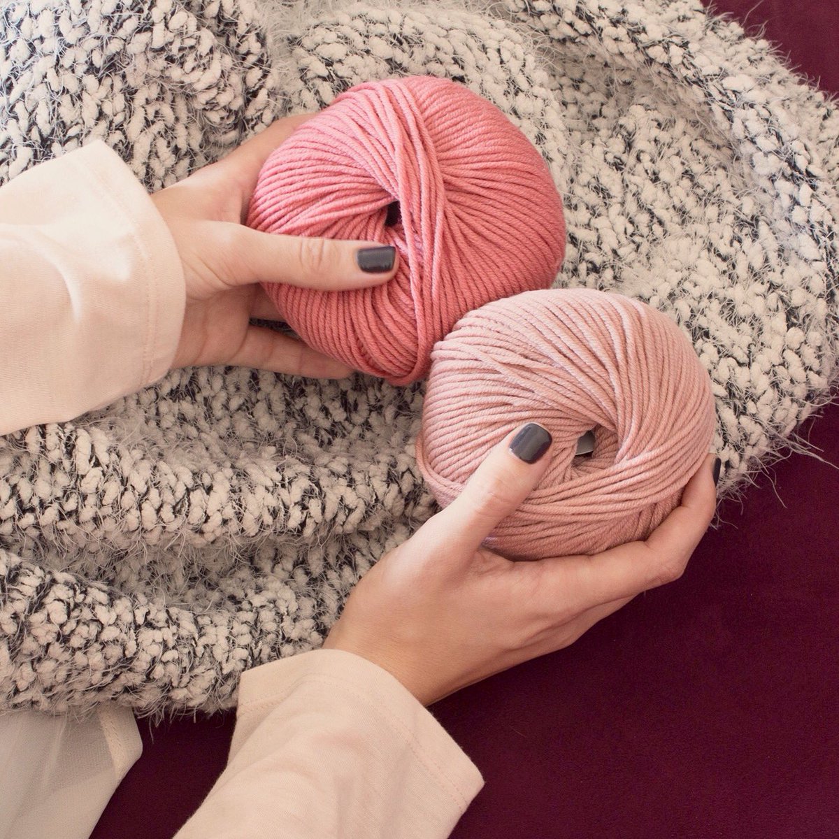crochandcroch's tweet photo. Dulces combinaciones: tonos rosas, café y el sol entrando por la ventana 💗💗

https://t.co/cIhKRjXgBI
#crochetingtime https://t.co/hXNNL1fVQN