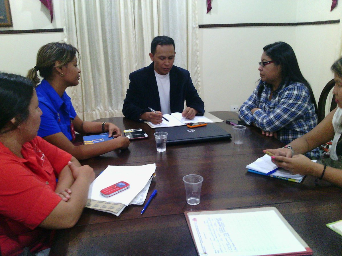 MINPIOFICIAL's tweet photo. @MINPPPI_OFICIAL y @PrensaSaime afinan detalles para realizar jornadas de cedulación a pueblo indígenas de Bolívar https://t.co/dskX3afsDc