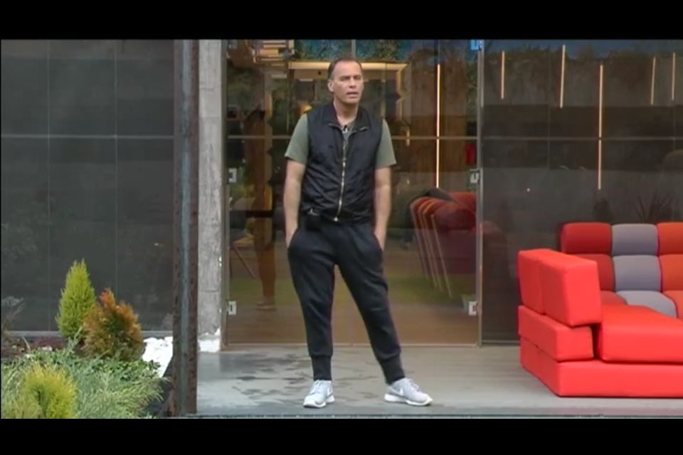 Alvaro_Hermano's tweet photo. RT SrtaPickyGH: Porque a los que vemos el 24h no nos engañan #TodosConCarlos Carlos ganador #imprevipsto #GHVIPDir… https://t.co/LKi9bkKqHg
