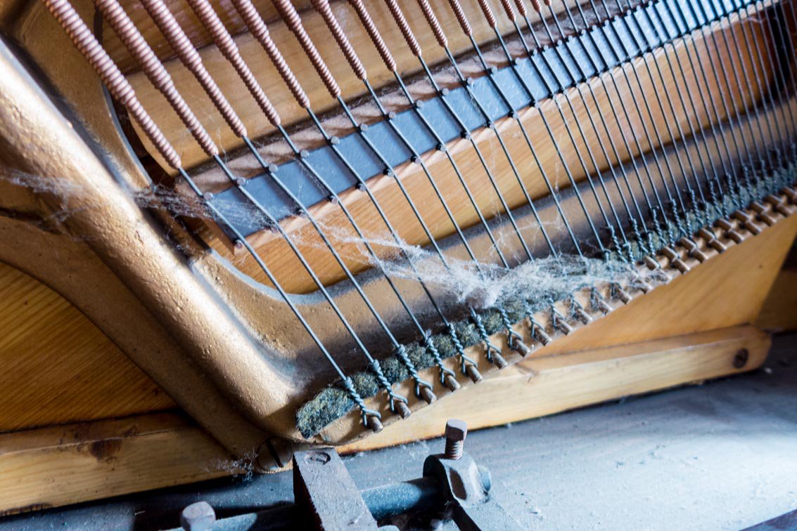 andrewrank2's tweet photo. Been restoring a piano with elbow grease ,wire wool, and olive oil  mixed with vinegar. https://t.co/i3d728pTkn