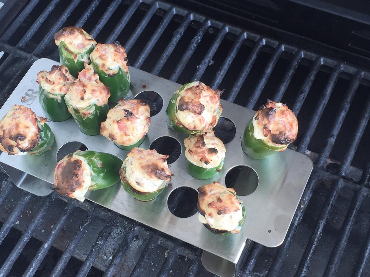 JunarioS's tweet photo. #MENSNIGHTTOCOOK #jalapeňo Stuffed #CookingTips #cookingNewz https://t.co/hyCpQT1eYK