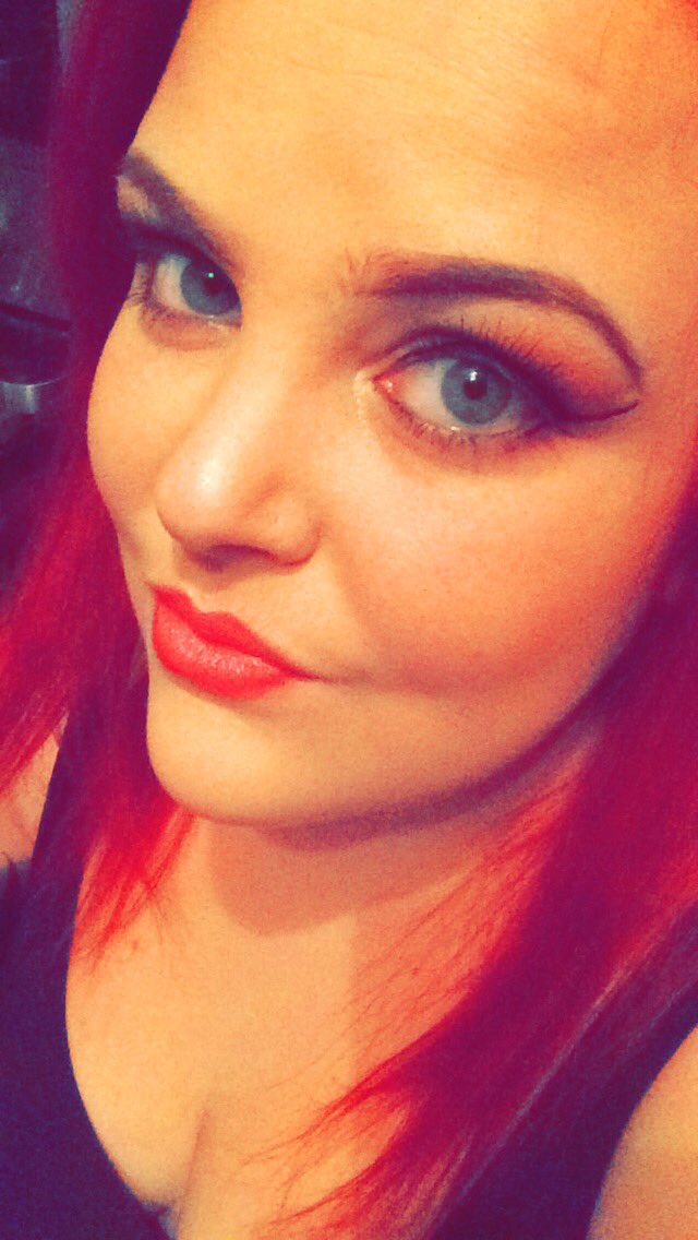 kat1987page's tweet photo. #makeover #mac #makeup #partytime #weekend https://t.co/9M84MS2W8e