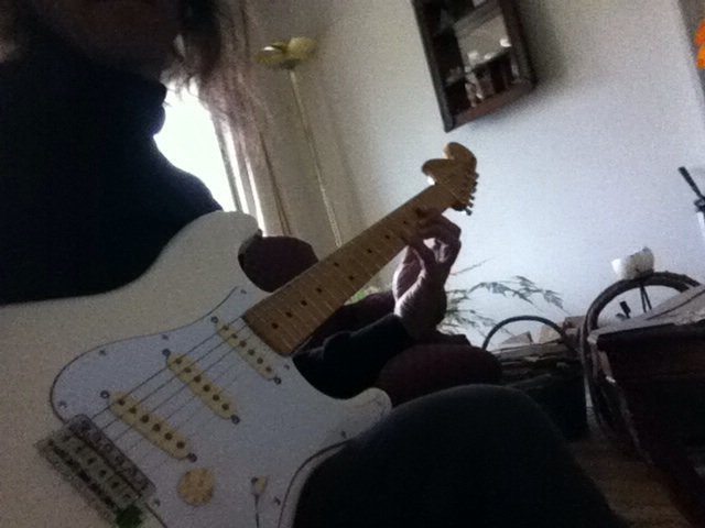 felipestaiti's tweet photo. Thanks!!! @Fender @fenderlatino amaizing Hendrix strat!!! #stratocaster #hendrixstrat https://t.co/svJSuorjOJ