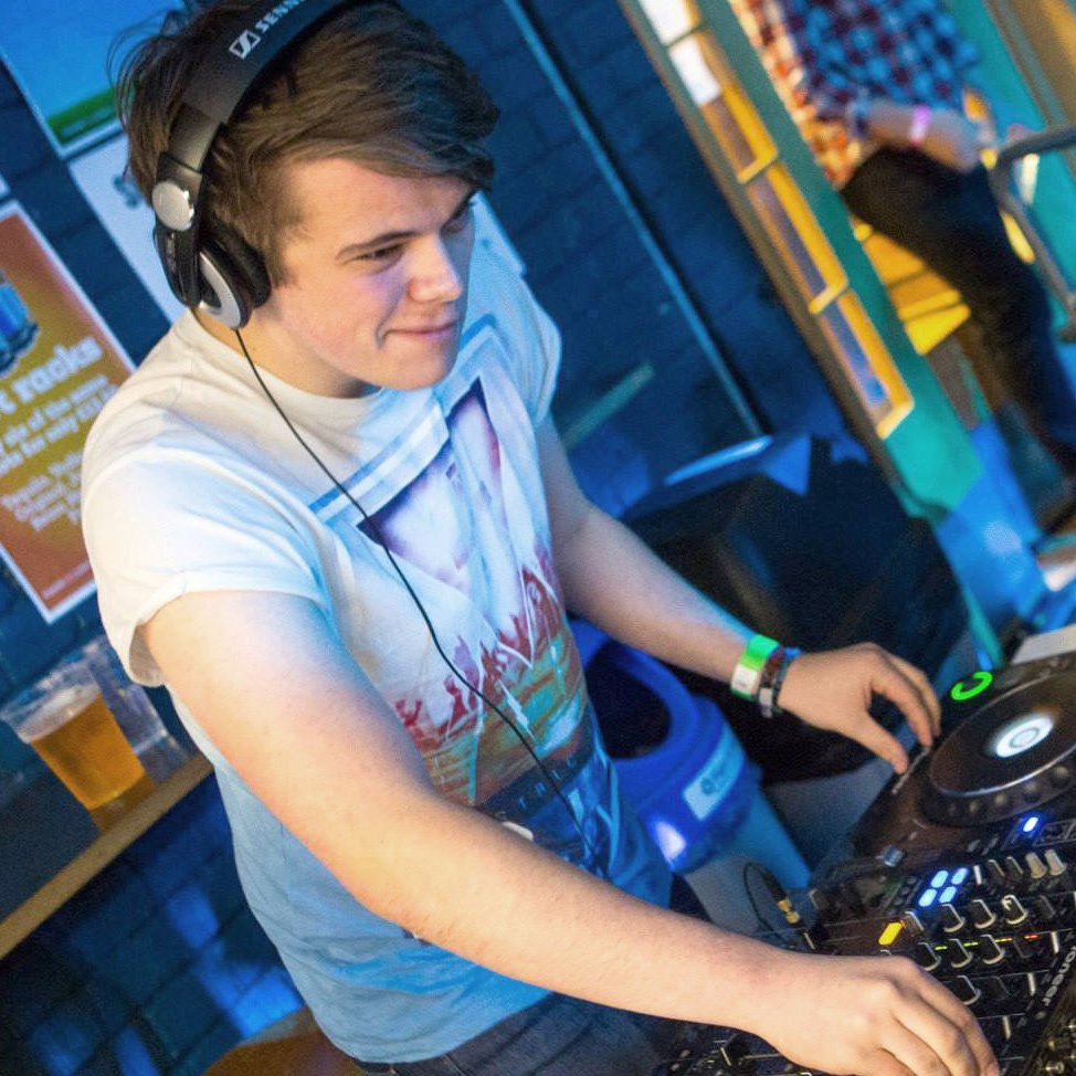 21stCentNoise's tweet image. On our DJ Agency roster: @_BASHERDJ a rising star @icunion @konnectlondon @333mother &amp;amp; more ow.ly/YlNEY