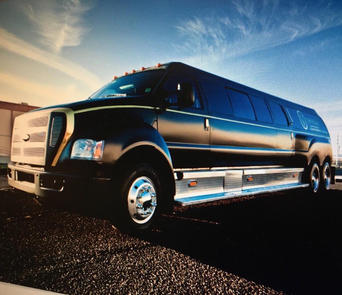 VIPLimoLV's tweet image. #F650 limo ready for 28 of your friends!