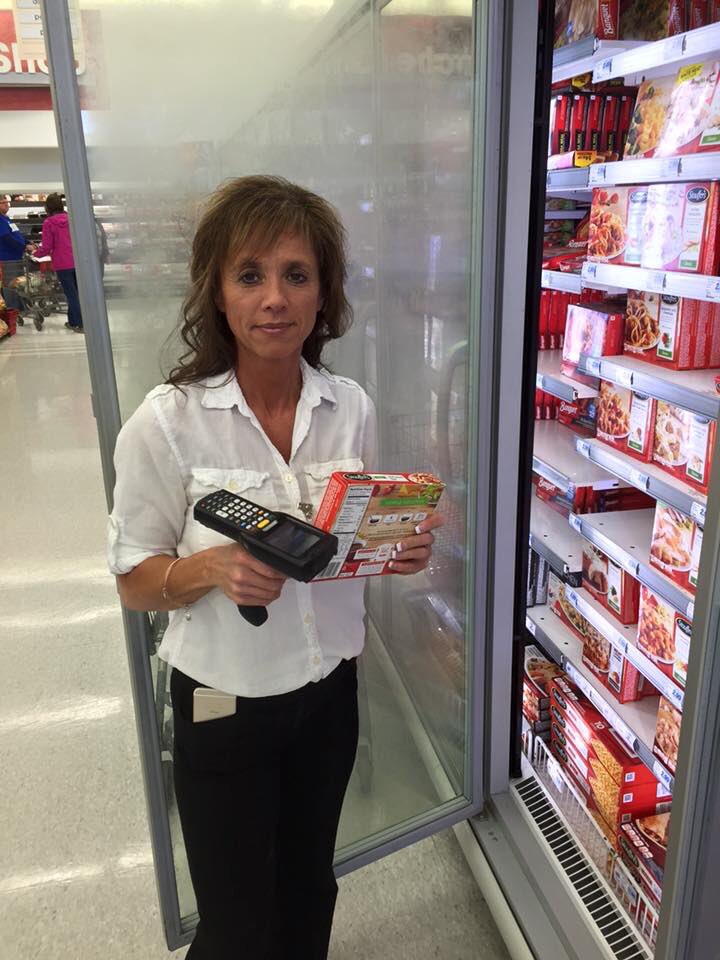 BeltonHyVee's tweet photo. #HyVeeTeamPlayer WE ❤️ WENDE! https://t.co/rMXZBSLcLg https://t.co/9ejR6CnbxE