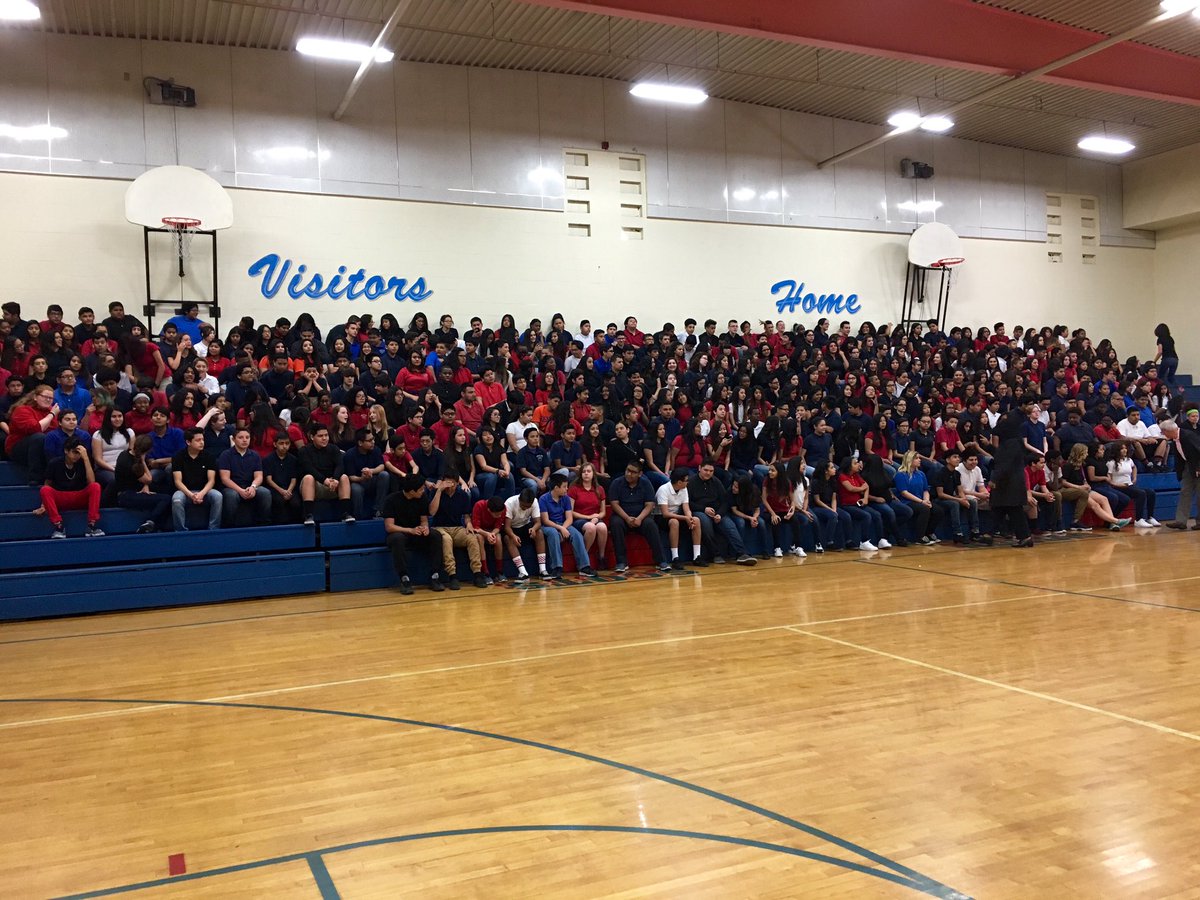 GibsonScotsMS's tweet photo. 8th grade students getting organized for their class photo #classof2020 #theygrowupsofast https://t.co/X4NfoYG4hk