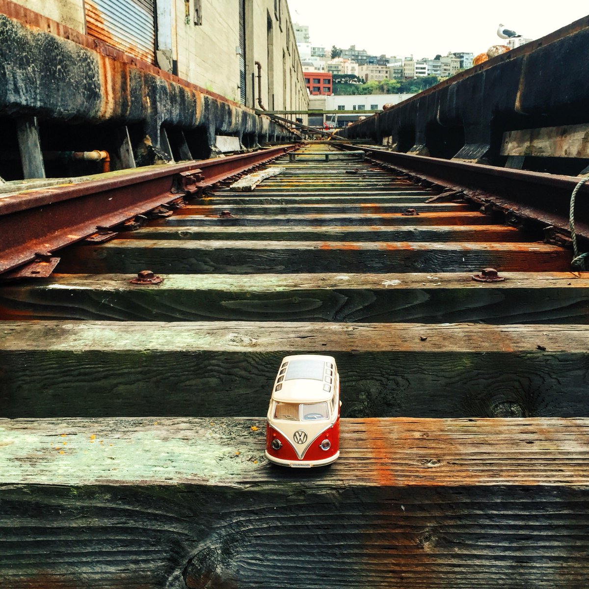 Vantigosf's tweet photo. Hope your Monday is leading you down the right track! #vanlife #vantigo #vwbus #vwkombi #kombi #campervan https://t.co/gjr6KY0XSc
