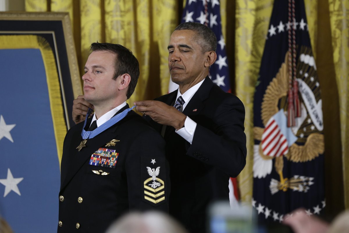 sentineltribune's tweet photo. Otsego grad receiving Medal of Honor at White House ceremony. https://t.co/nuaY4Zhsyv https://t.co/5Delxp3qHx
