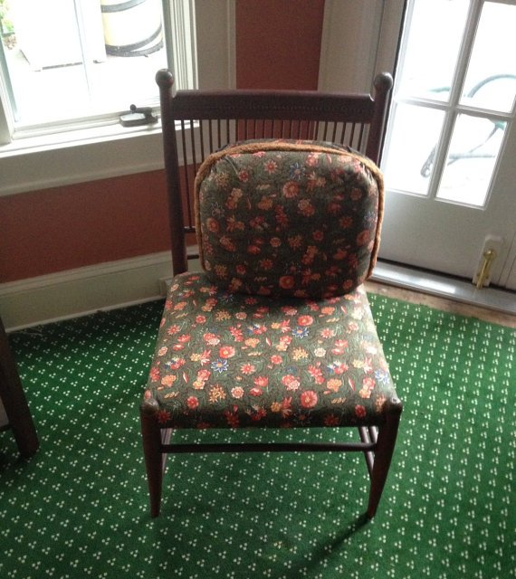 fieldsofvintage's tweet photo. Antique Primitive Quaker 1800's Rustic Country #farmchair #antiquefurniture #rustic #etsy https://t.co/cTtio61i7I https://t.co/UhEUZT928e