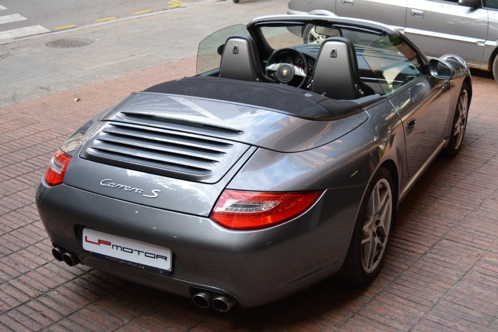 Este Porsche 911 Carrera S con cambio PDK sólo ha tenido un propietario y ahora está a la venta con garantía Porsche