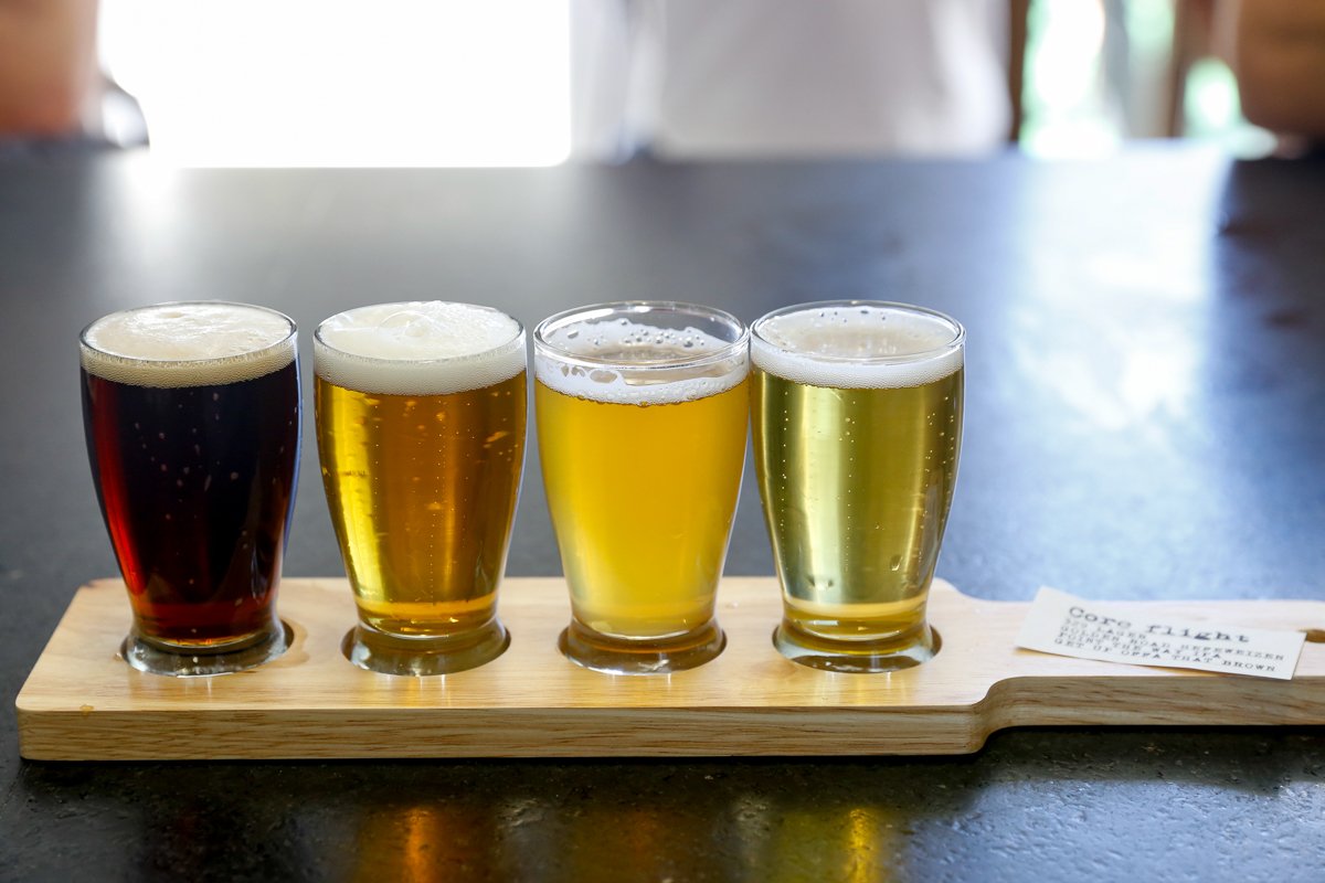 goldenroadbrew's tweet photo. What are you drinking on this rare day? #leapyear #february #febclubla #goldenroadbrewing #ipa #beerflight #labeer https://t.co/SIJ3zrltH3