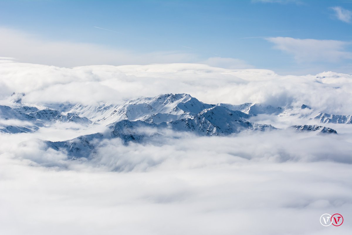 Val_Tho's tweet photo. Superbe mer de nuage ce matin, offerte par Dame Nature pour fêter nos 280 000 fans sur Facebook ! #LiveUnited https://t.co/P0siFyK6F9