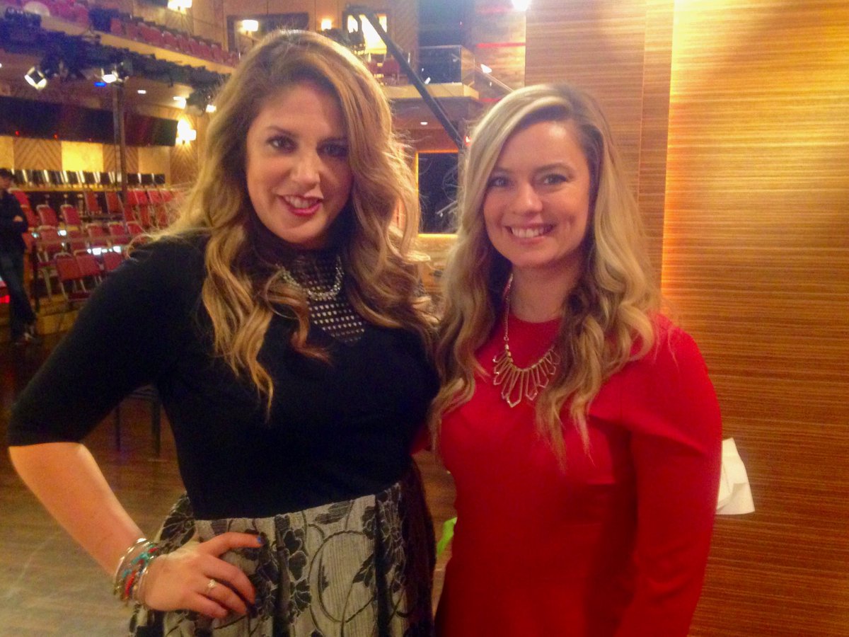GonzalesKristie's tweet photo. So great having @xoxoLizza at @ABC7NY to talk #oscars fashion this morning! https://t.co/RUU2be7XW5