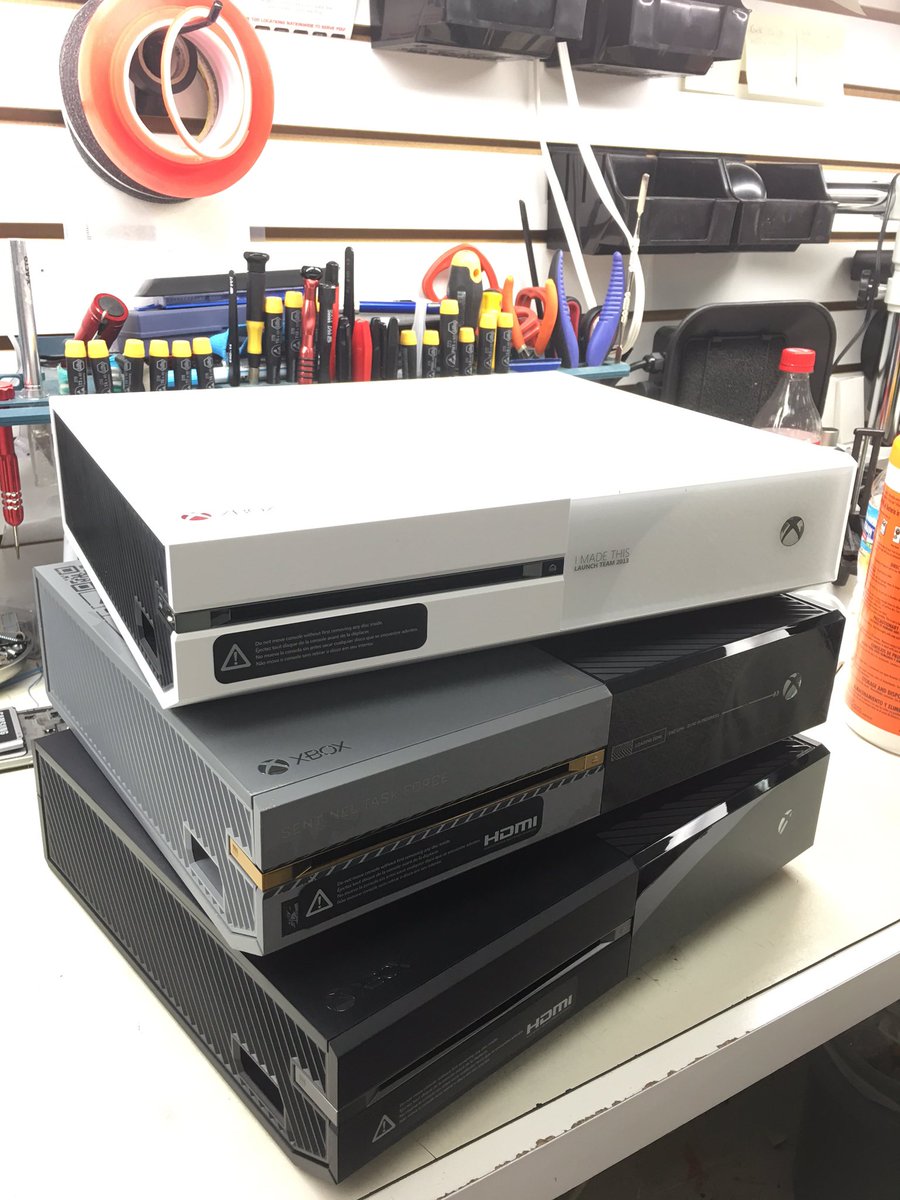 RT2Network's tweet photo. We're working on some special Xbox Ones today 👌🏻 #employeeedition #microsoft #xboxone #mod https://t.co/iRzIeZ7nEY