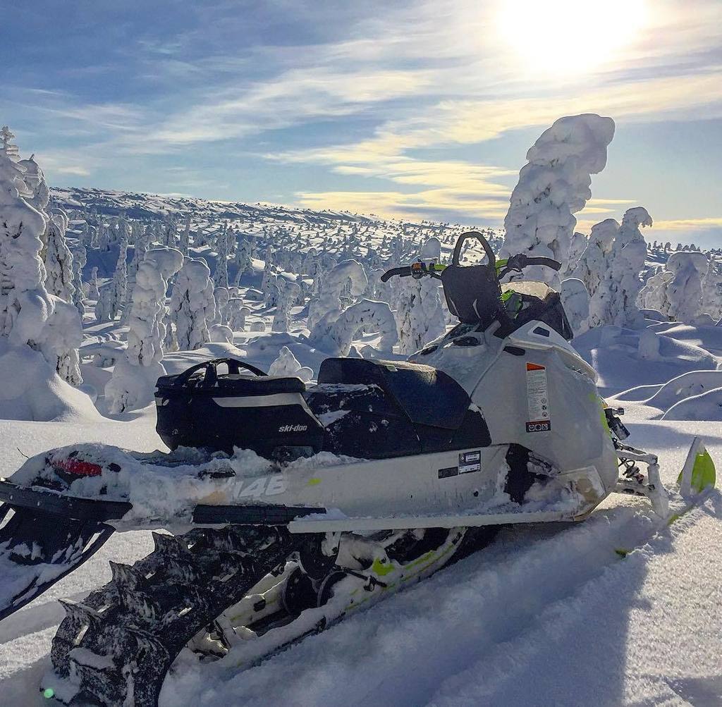 SnowmobileFotos's tweet photo. #Snowmobile Foto: By Instagram slvano https://t.co/cWHI2BMWlR #redsleds #brp #brpfreeride #freeride146 #skidoo #80… https://t.co/E71oJ0MSEy