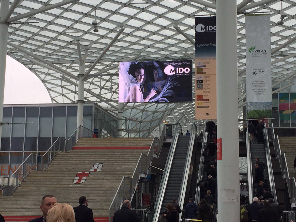 FapiEyeworld's tweet photo. #MIDO2016 @MIDOExhibition @menrad_it @RevoSunglasses https://t.co/NRRdtlJzeL