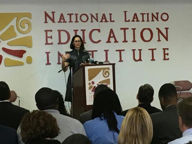 ComEd's tweet photo. ComEd CEO Pramaggiore recognizes community & biz partners creating IL jobs & making an impact #ComEdCONSTRUCT https://t.co/3iAWkkN0ir