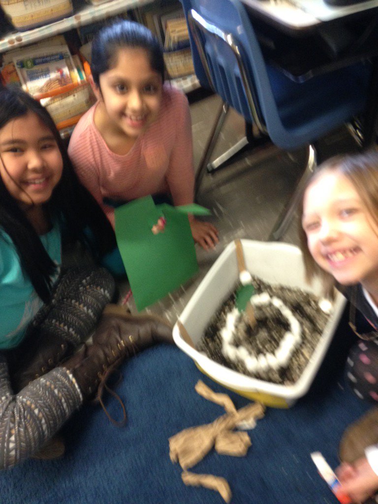 JanetConcodora's tweet photo. Mrs. Concodora's class communicating and collaborating to prevent erosion of our park projects. https://t.co/i3TgAj9b4T