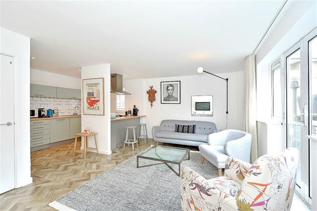 Outlet4Property's tweet photo. PROPERTY FOR SALE OF THE WEEK! Bow, London £545,000   2 Bedroom Flat #propertyforsale https://t.co/br3BTqo61v https://t.co/AILVjAPX17