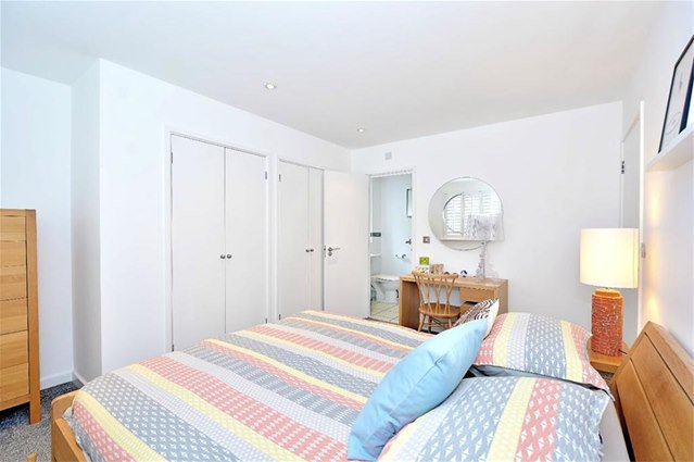 Outlet4Property's tweet photo. PROPERTY FOR SALE OF THE WEEK! Bow, London £545,000   2 Bedroom Flat #propertyforsale https://t.co/br3BTqo61v https://t.co/AILVjAPX17