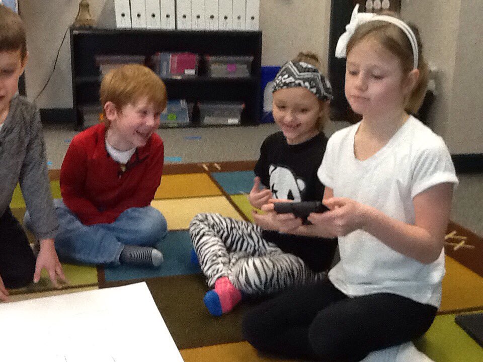 HESKaufman's tweet image. Using 2D shape attributes to code and draw with dash #mathgroup